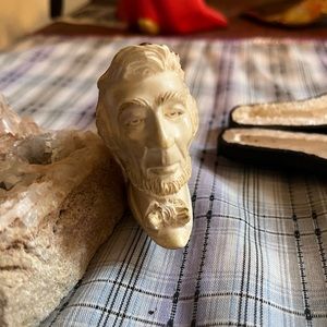 Vintage Hand Carved Abraham Lincoln Tobacco Pipe with original special  case.